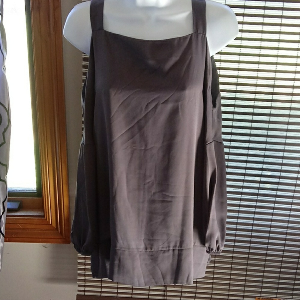 Gray cold shoulder